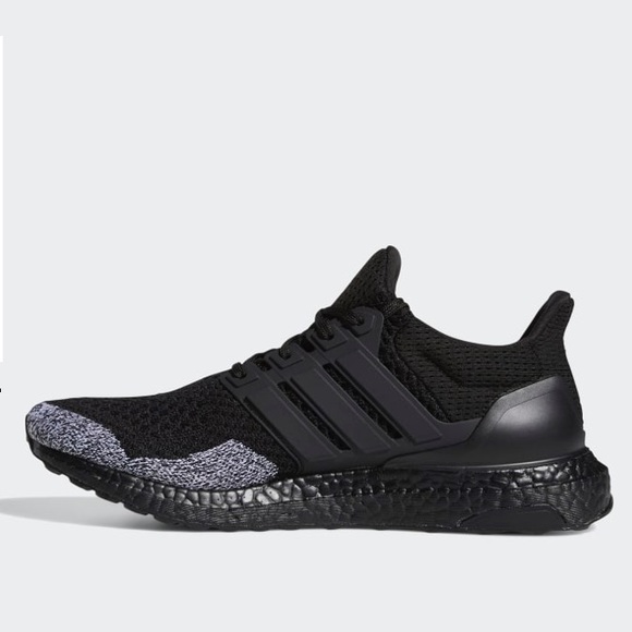 adidas UltraBOOST 1.0 Oreo Toe - Picture 5 of 9